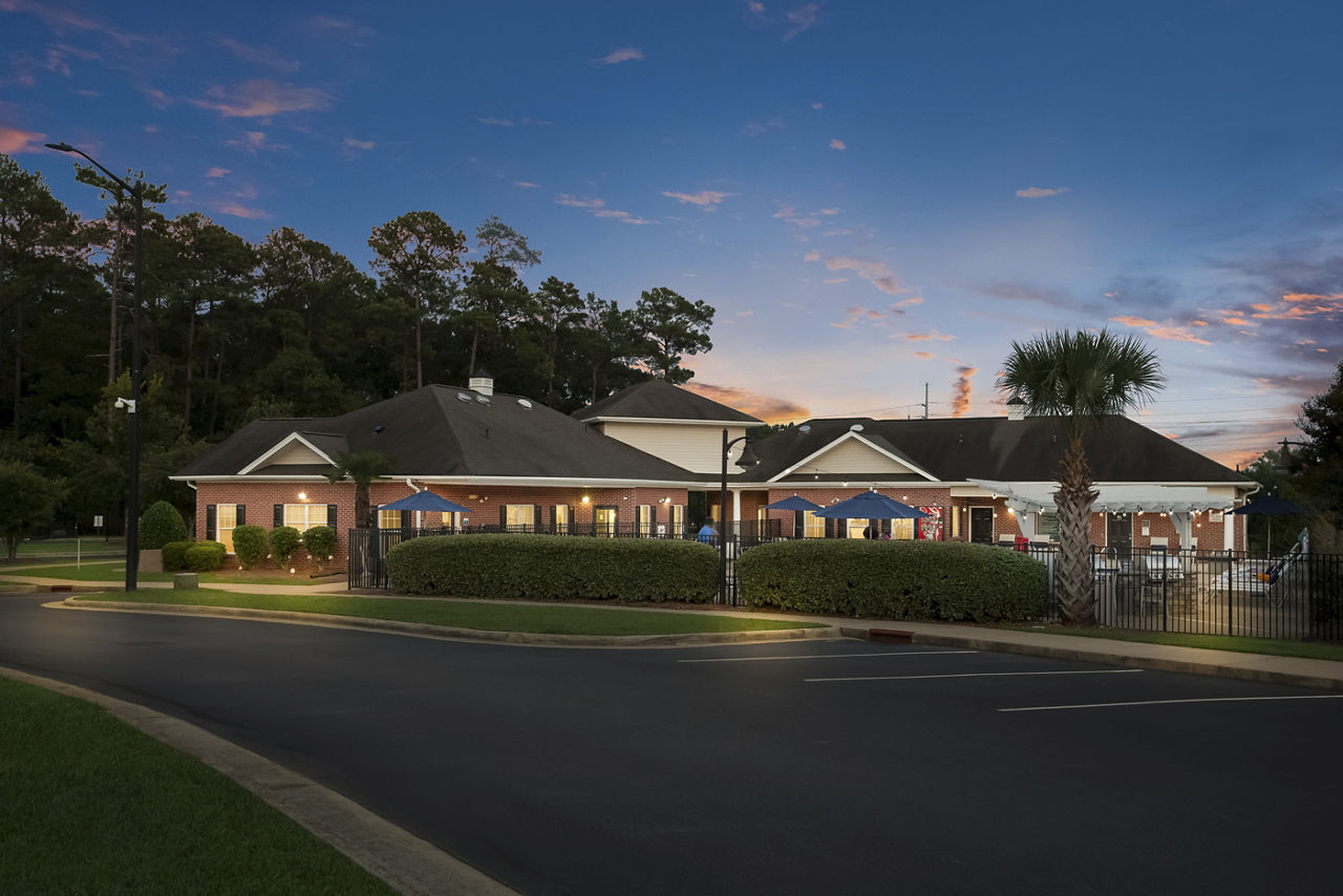 The Summit on 401 Apartments photo 3