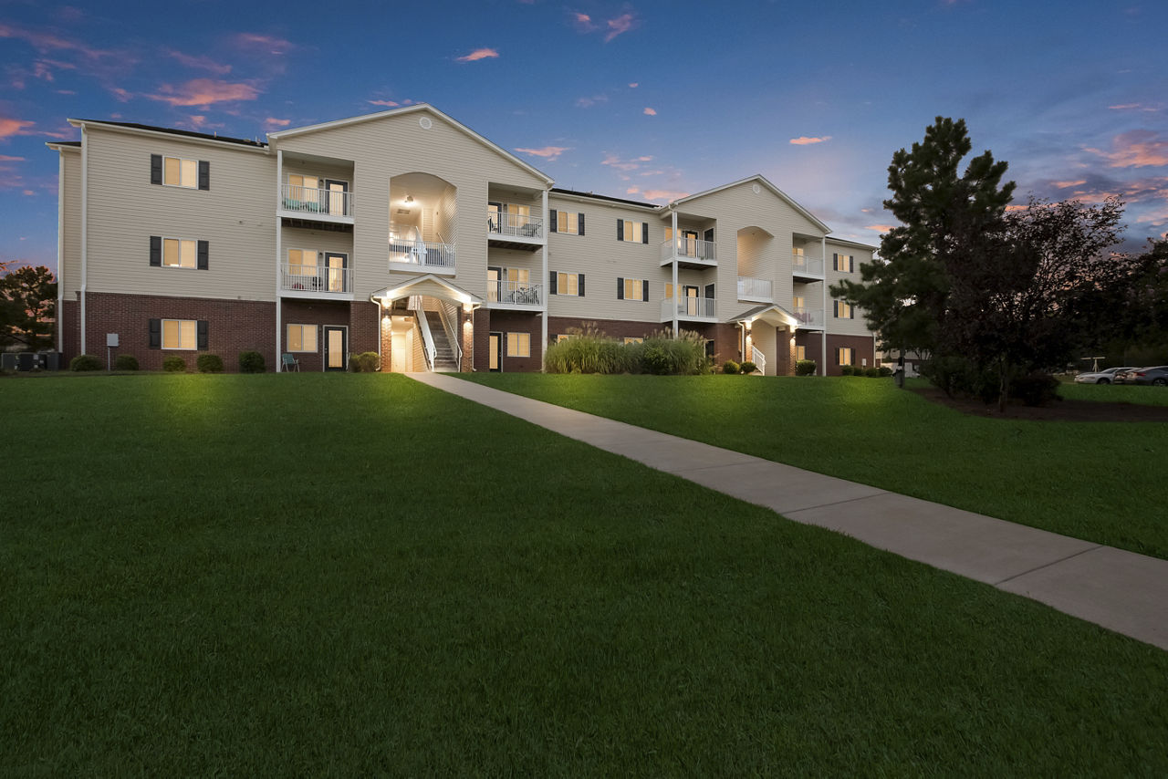 The Summit on 401 Apartments photo 4