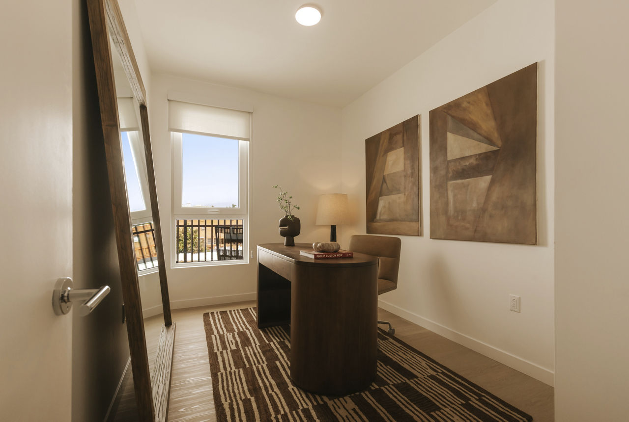 Santa Monica Collection - 1430 Lincoln photo 5