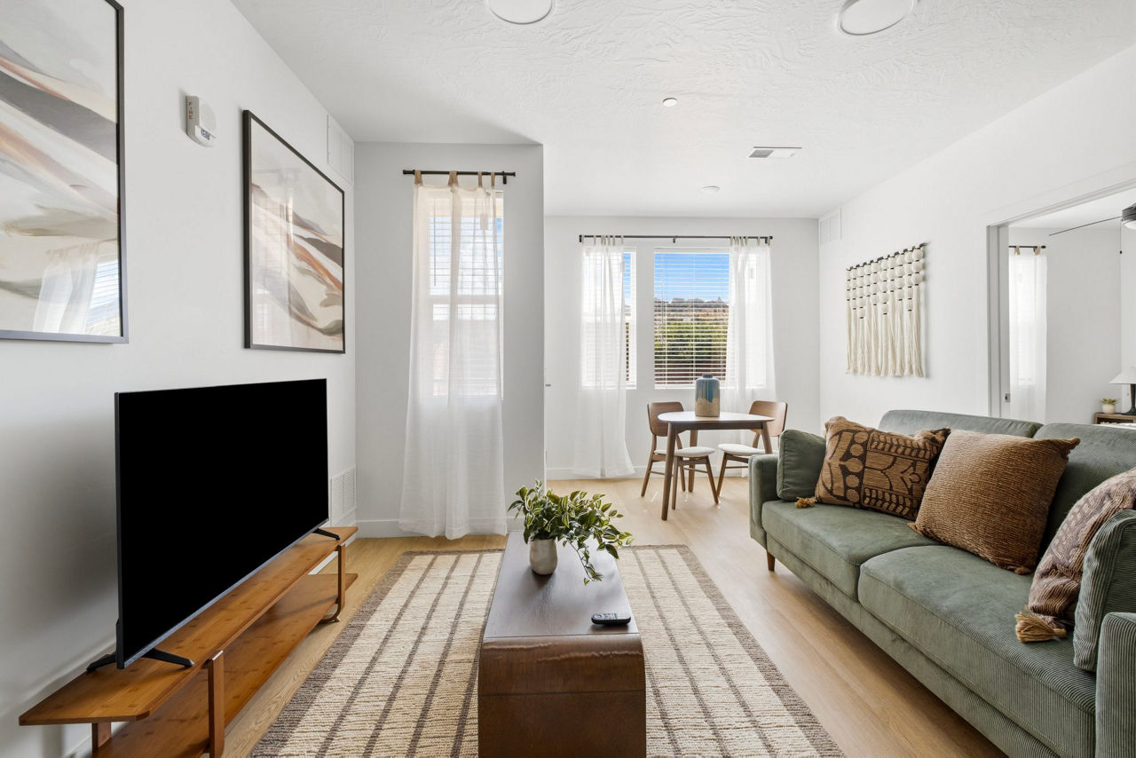 The Henley Apartments photo 2
