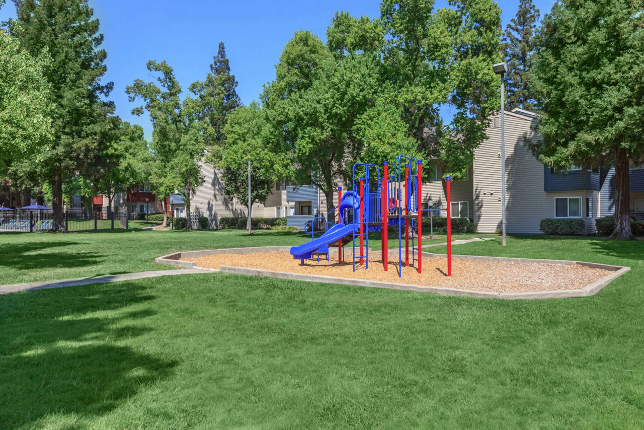 Redwood Square photo 5