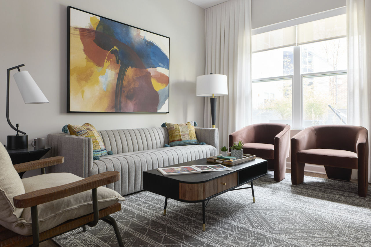 Sloan Clarendon photo 3
