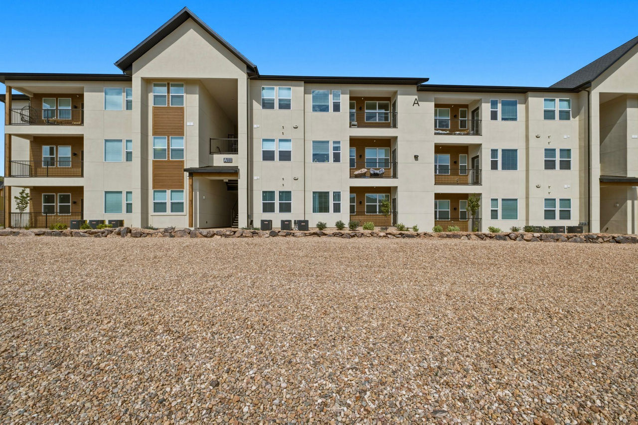 The Henley Apartments photo 2