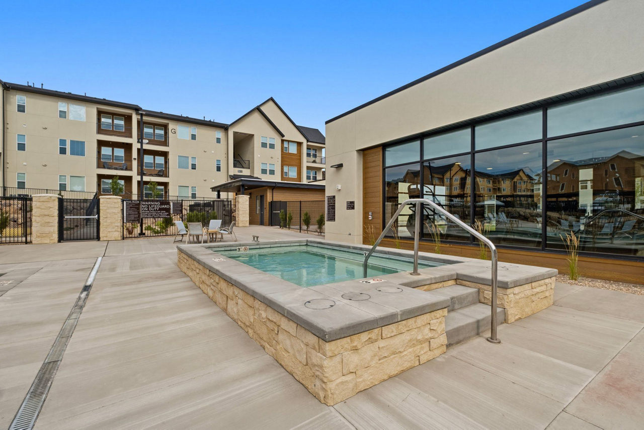 The Henley Apartments photo 4