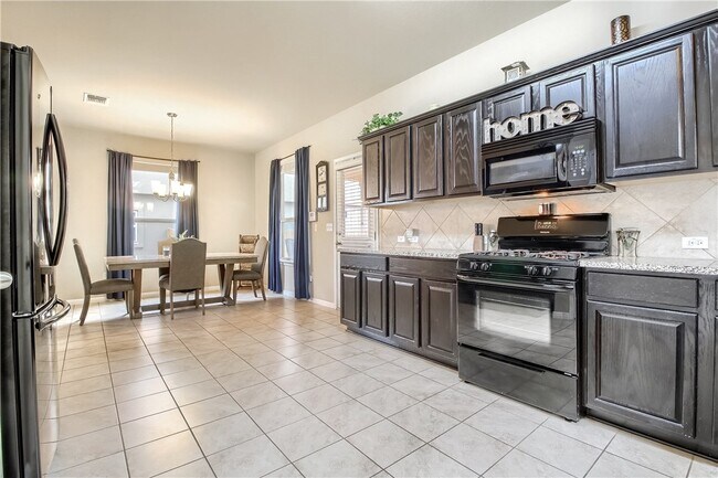 1408 Blake St Leander, TX 78641 photo 5