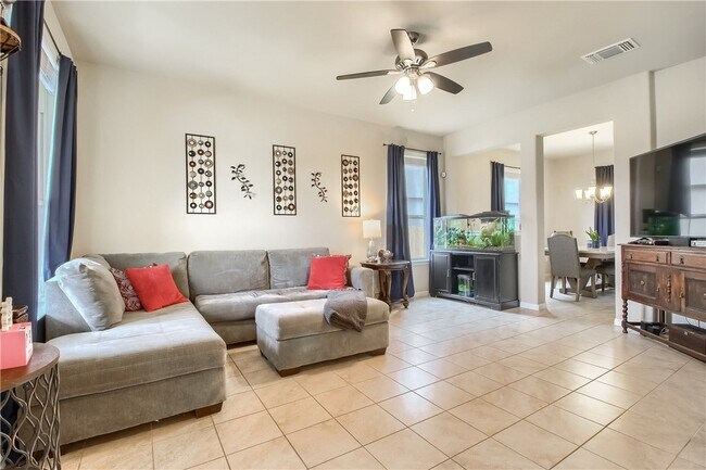 1408 Blake St Leander, TX 78641 photo 3