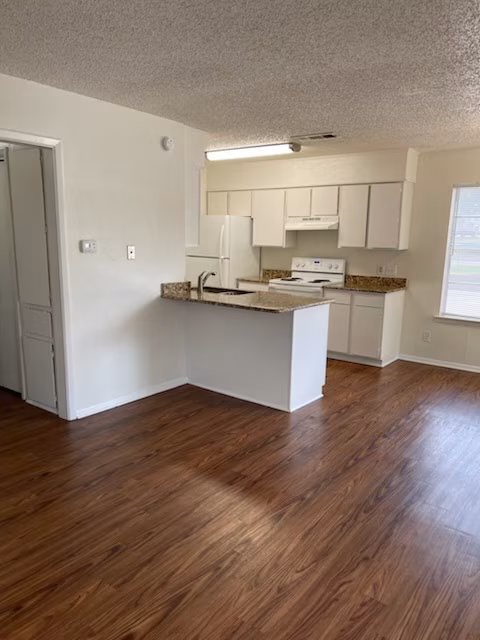 3208 Matthews Drive, Richland Hills, TX 76118 photo 2