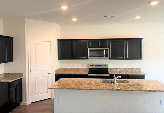 5301 Northfield Drive, Fort Worth, TX 76179 photo 4