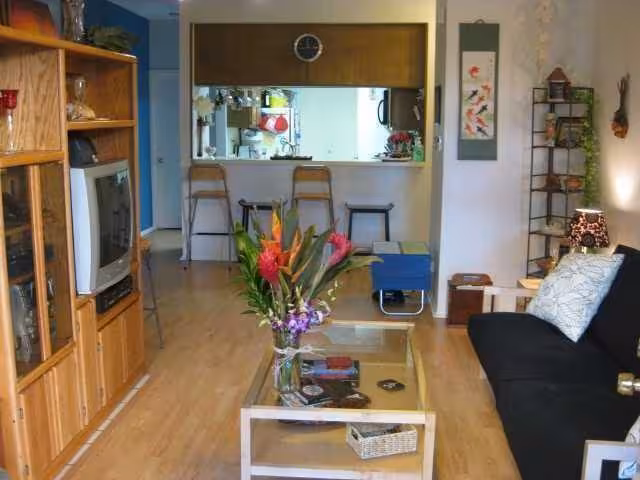 806 W 24th St Austin, TX 78705 photo 2