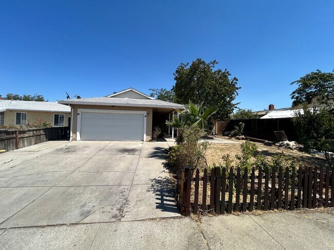 Charming 3-bedroom, 2-bath Single Story Antioch Home