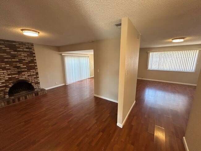 Charming 3-bedroom, 2-bath Single Story Antioch Home photo 2