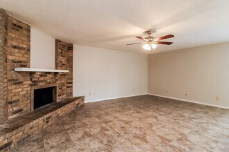 7805 Whirlwind Dr Fort Worth, TX 76133 photo 4