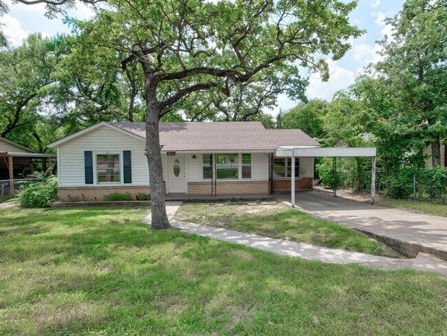 216 South Roberts Cut Off Road, Fort Worth, TX 76114 photo 4