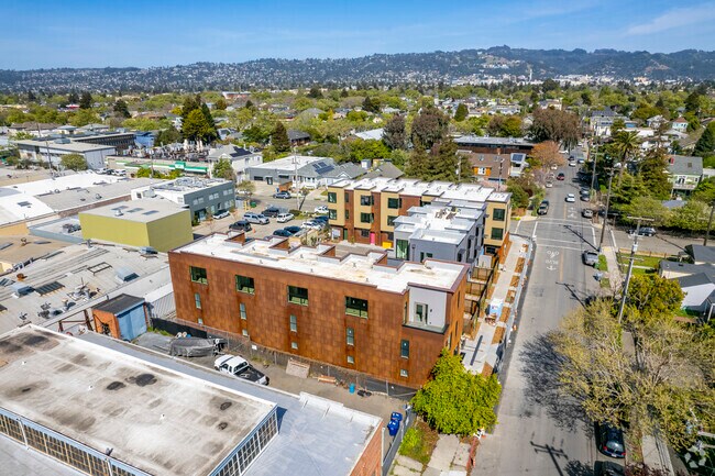Channing Way Townhouses photo 2