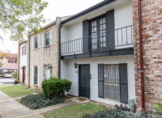 6427 Wurzbach Rd San Antonio, TX 78240 photo 2