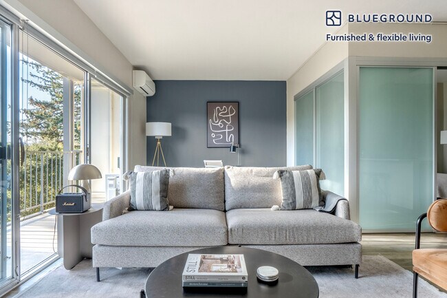 535 Everett Ave Palo Alto, CA 94301 photo 2
