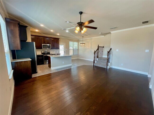 5047 Venecia Way, Grand Prairie, TX 75052 photo 5