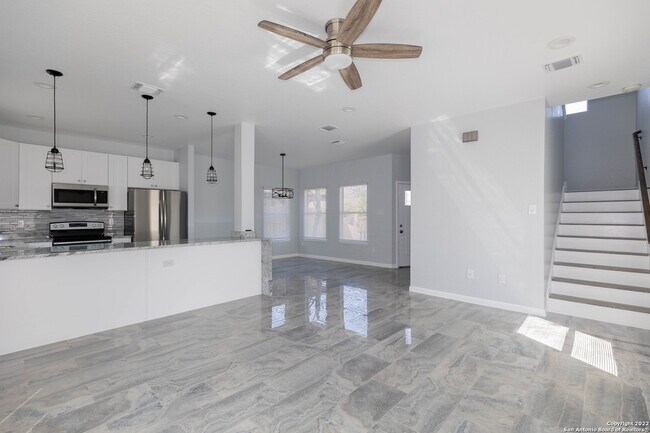 310 Gabriel San Antonio, TX 78202 photo 5
