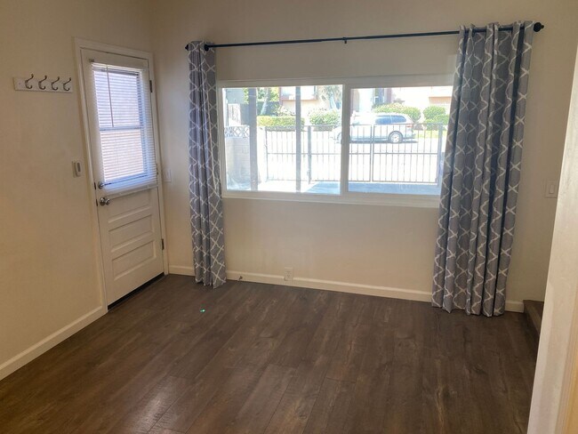 3047.5 Macaulay St San Diego, CA 92106 photo 3
