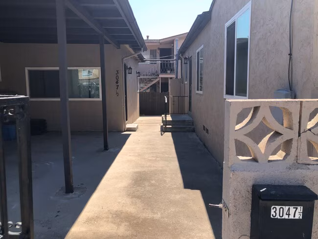 3047.5 Macaulay St San Diego, CA 92106 photo 2