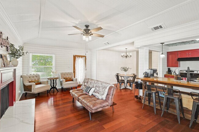 300 Settler's Trl McKinney, TX 75069 photo 3
