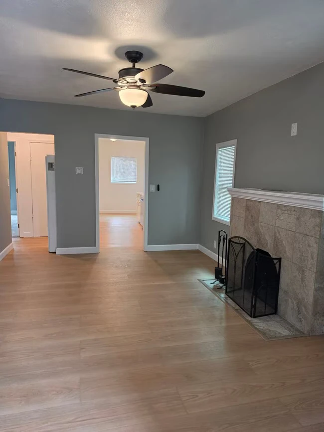 1847 70th Ave Oakland, CA 94621 photo 2