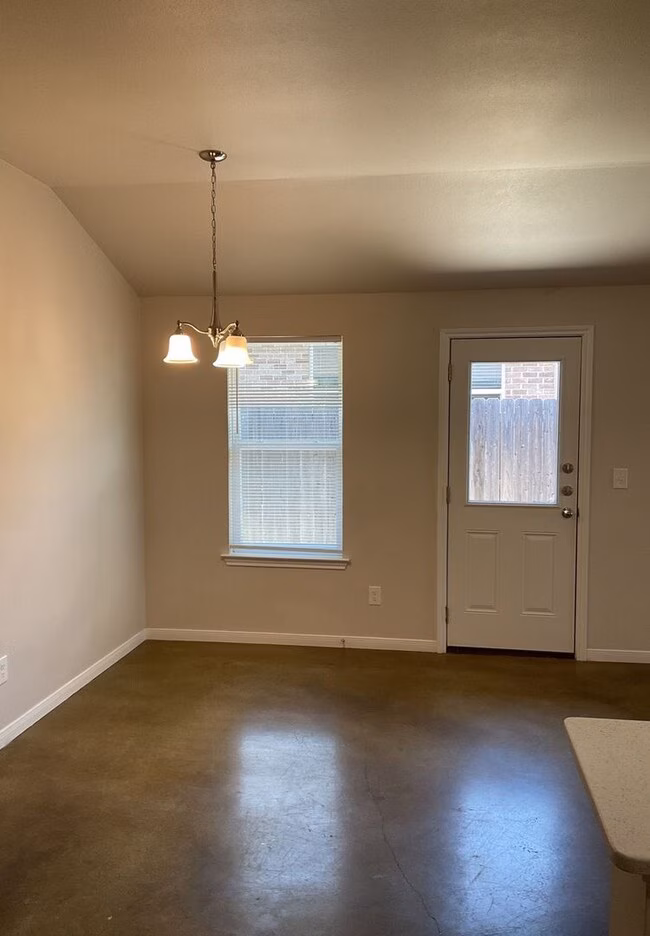 310 Lowes Blvd Killeen, TX 76542 photo 5