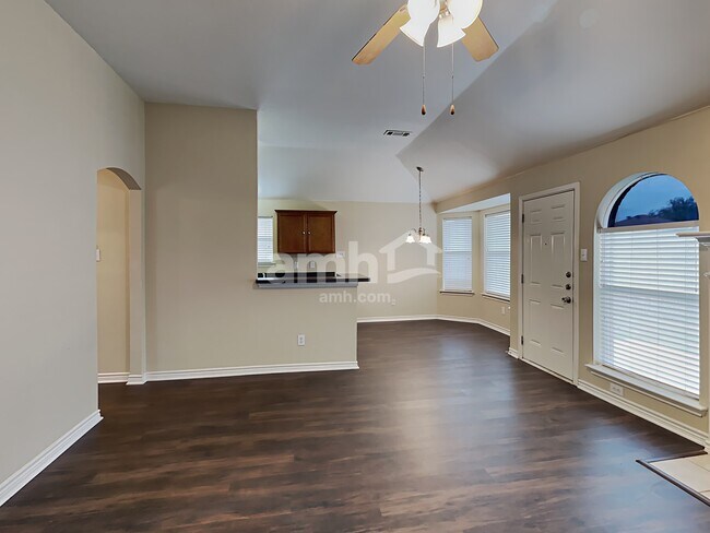 305 Rock Meadow Drive, Crowley, TX 76036 photo 5