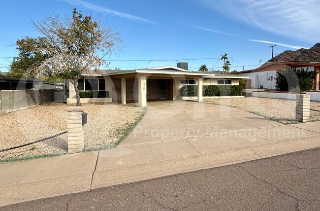 1320 East Orchid Lane, Phoenix, AZ 85020 photo 2