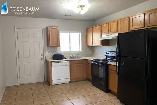 9950 W Lynx Dr Arizona City, AZ 85123 photo 3
