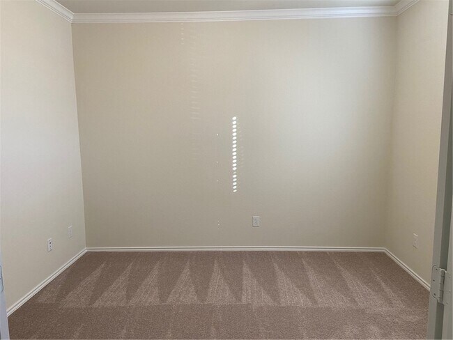 200 Kildeer Pass Jarrell, TX 76537 photo 4
