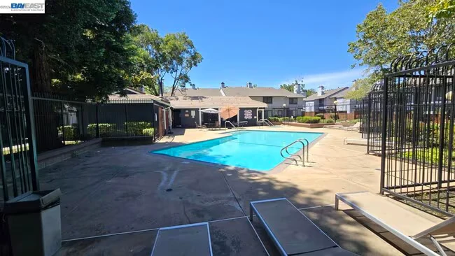 6125 Thornton Ave Newark, CA 94560 photo 5