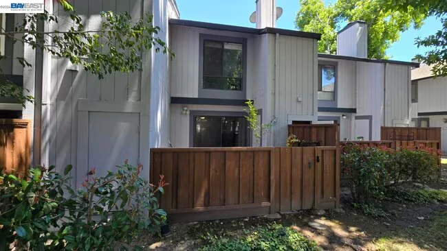 6125 Thornton Ave Newark, CA 94560 photo 4