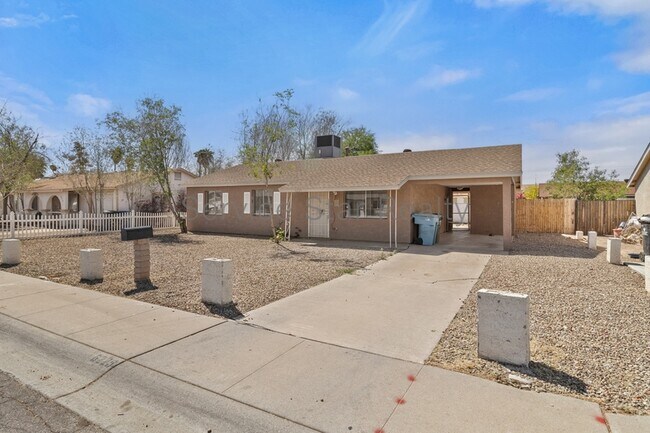 6225 West Almeria Road, Phoenix, AZ 85035 photo 2