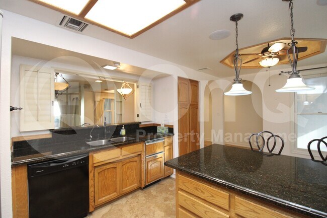5200 S Lakeshore Dr Tempe, AZ 85283 photo 3
