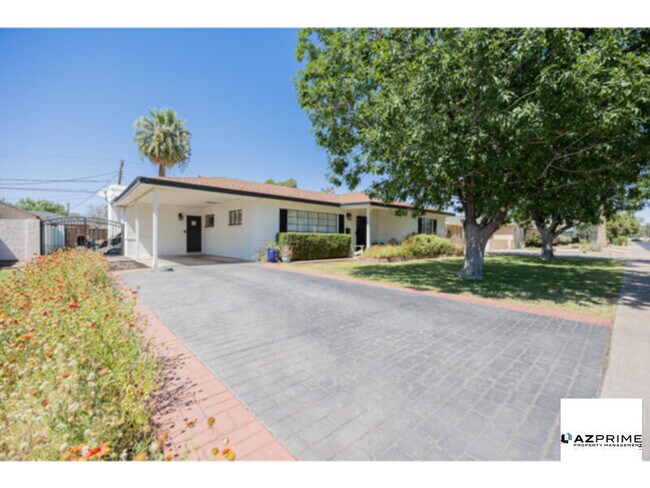 1838 E Hazelwood St Phoenix, AZ 85016 photo 2