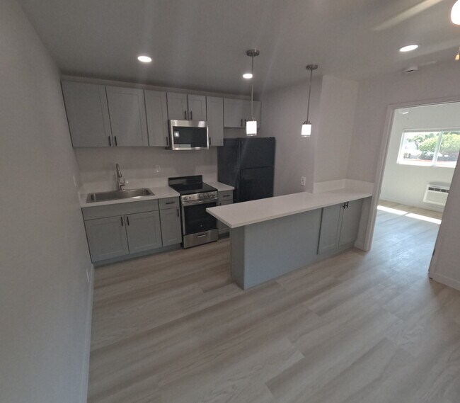2481.5 Ulric St San Diego, CA 92111 photo 3