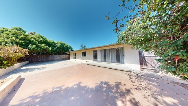 5311 Saxon St San Diego, CA 92115 photo 2