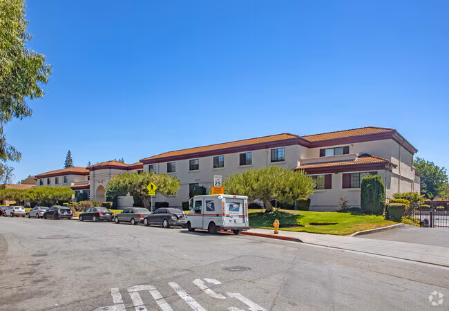 Tuscany Square Condominiums photo 4