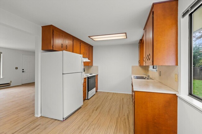 10004 E McKinley Ave Tacoma, WA 98445 photo 3