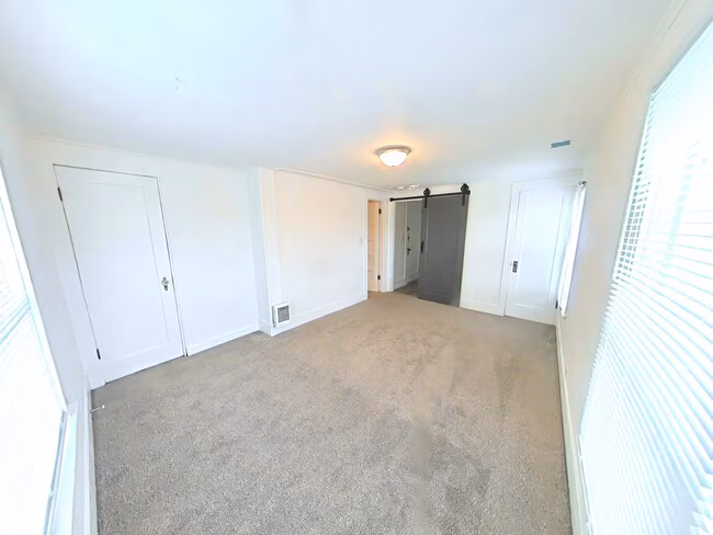 Highland Apartments photo 5