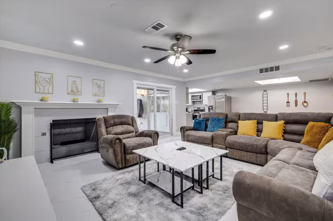 5048 Pemberton Ln The Colony, TX 75056 photo 2