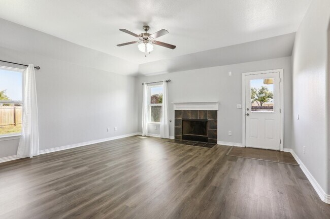 1218 Rhonda Cove Hutto, TX 78634 photo 5