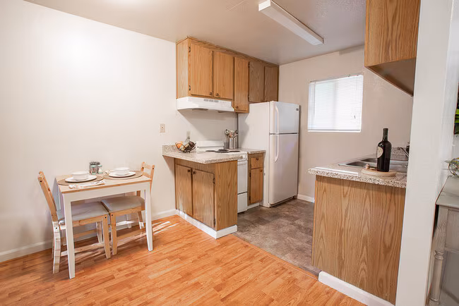 Walnut Apartments photo 3