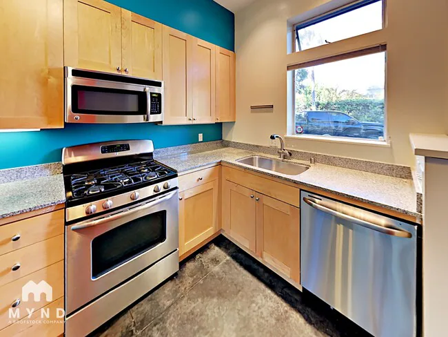 1222 32nd St Oakland, CA 94608 photo 5