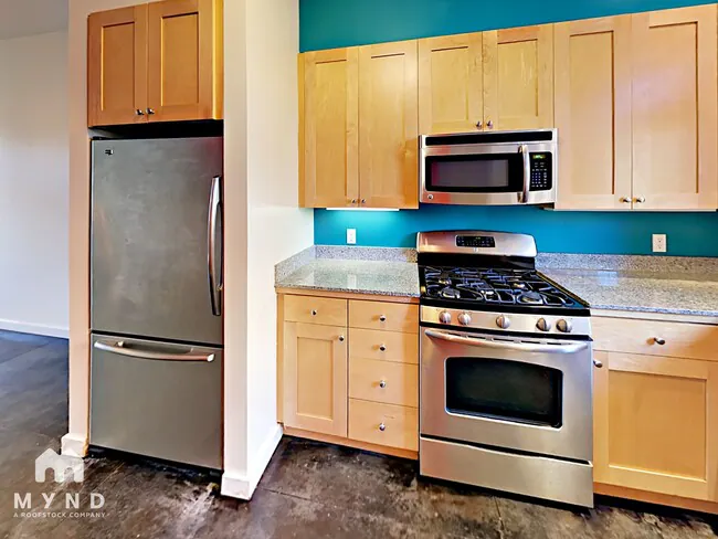 1222 32nd St Oakland, CA 94608 photo 4