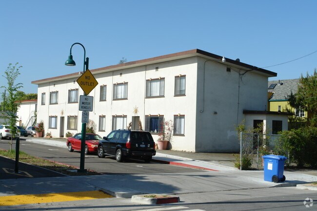 1806-1810 West Street, Berkeley, CA 94702 photo 3