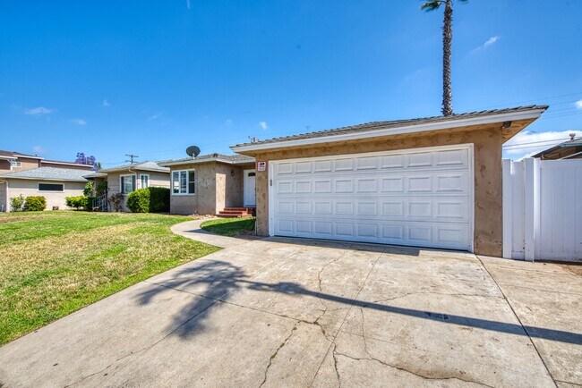 6141 Dorothy Dr San Diego, CA 92115 photo 3