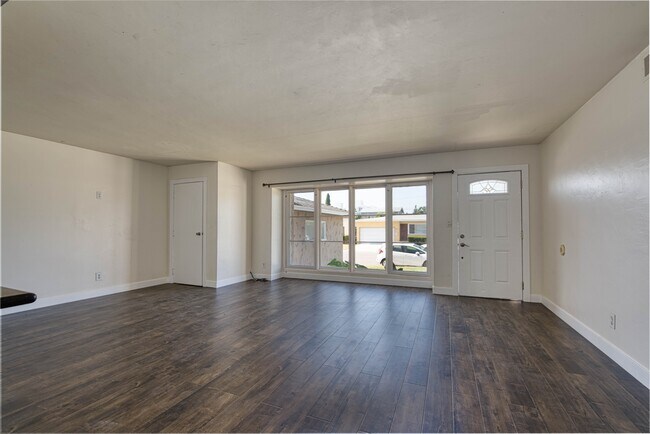 6141 Dorothy Dr San Diego, CA 92115 photo 5