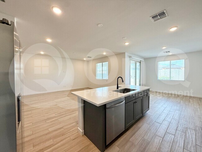 16778 W Molly Ln Sun City West, AZ 85387 photo 4
